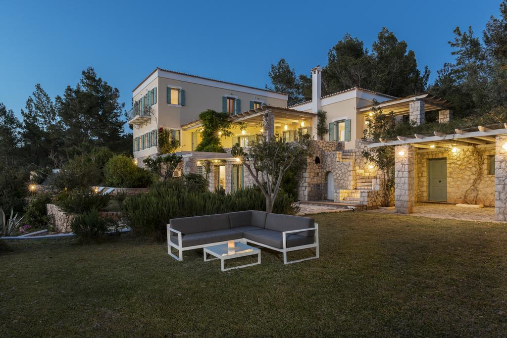 Electra Beachfront Villa Kranidi Exterior photo